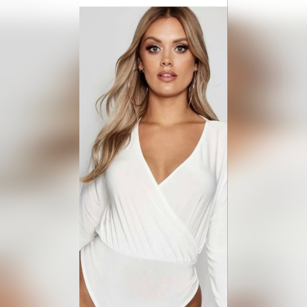 🫦SALE! White Long Sleeve Satiny Criss Cross Bodysuit